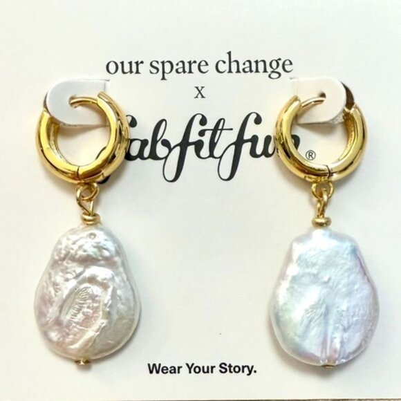 Our Spare Change Isla Pearl Drop Earrings Goldtone Hoops FabFitFun Collab New - Picture 4 of 8
